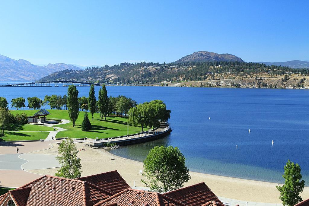 Sunset Waterfront Resort By Kelownacondorentals Zewnętrze zdjęcie